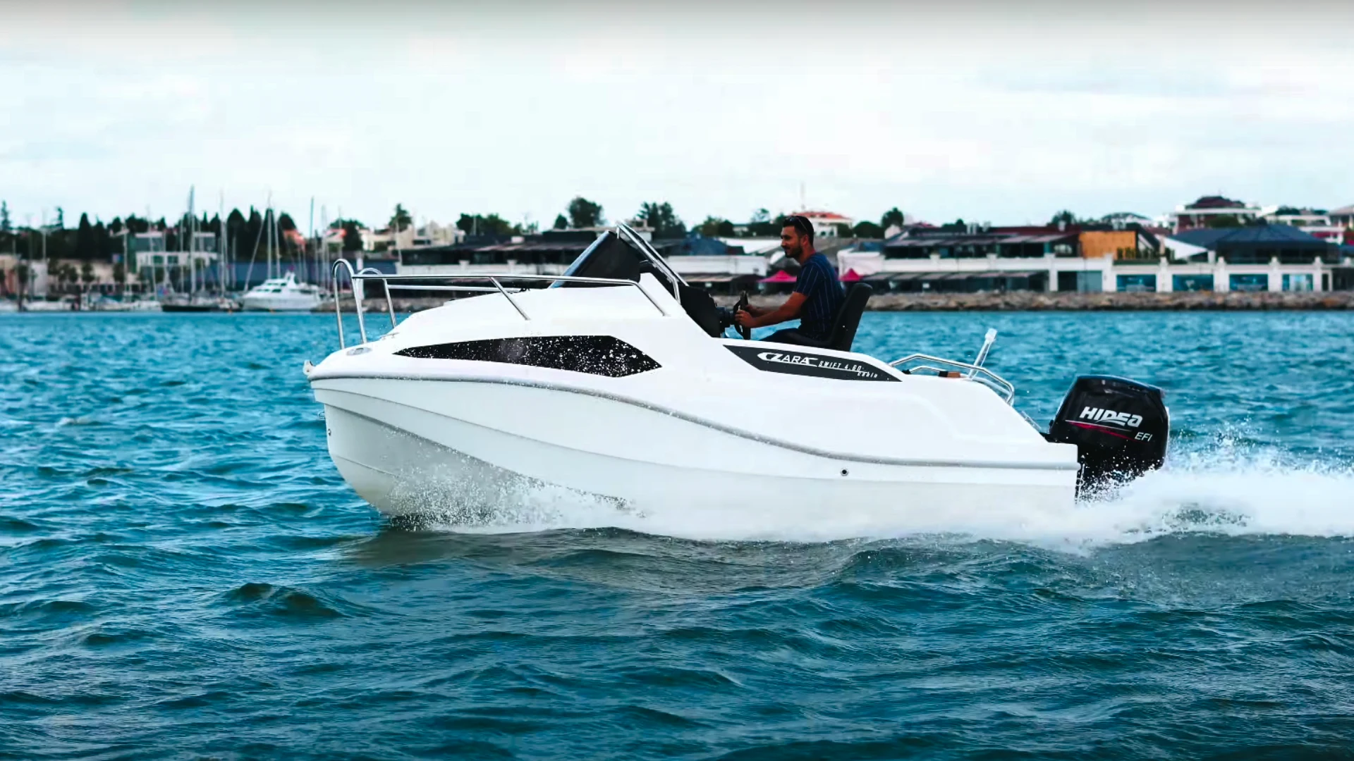 Zaramarin Swift 4.60 Cabin denizde seyir, hafta sonu tekne seçimi kapak görseli