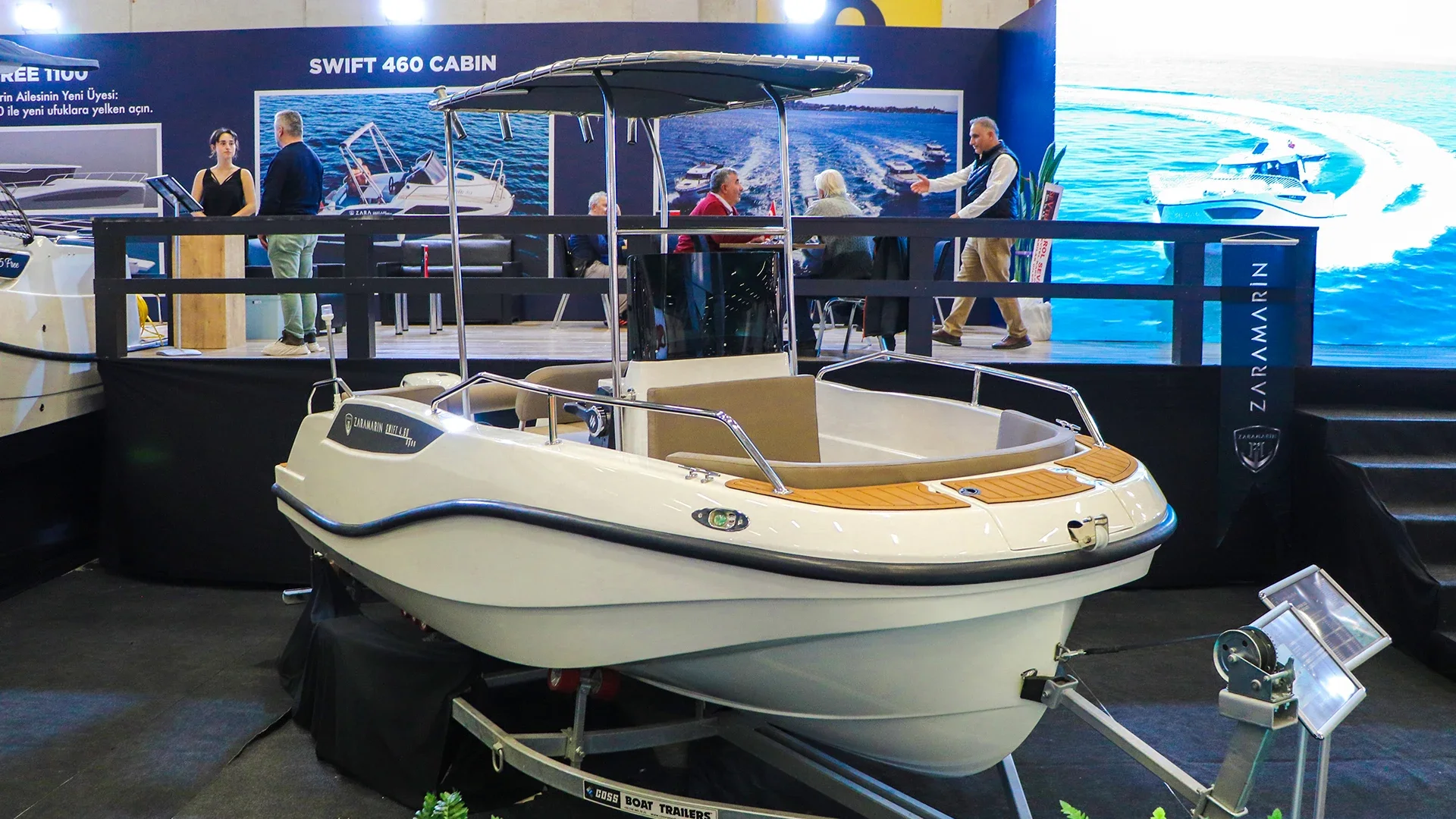 Zaramarin Swift 4.60 Open tekne güverte görünümü, open ve kabinli karşılaştırma kapak görseli Zaramarin Swift 4.60 Open tekne güverte görünümü, open ve kabinli karşılaştırma kapak görseli